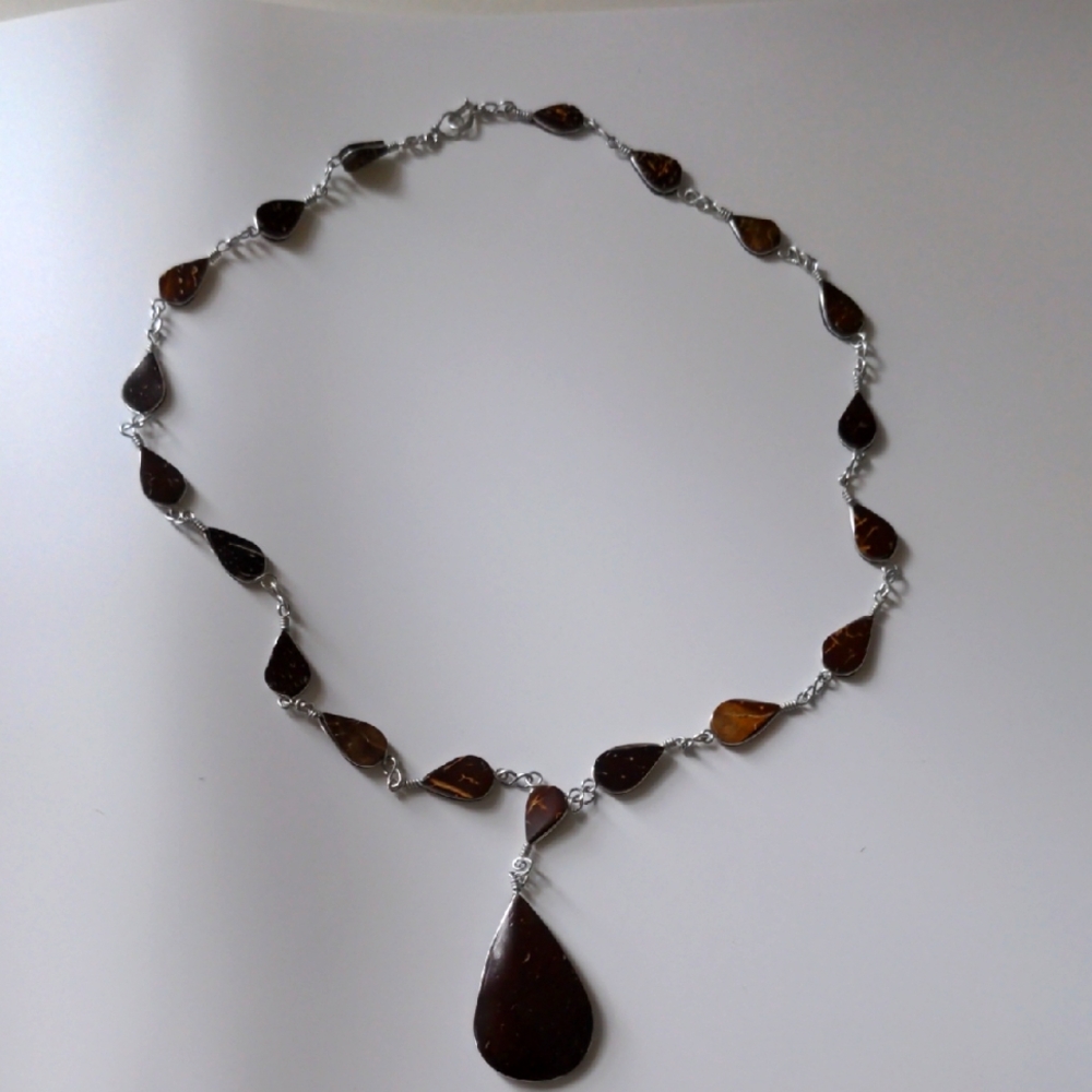 Shell Teardrop Necklace Silver Tone Wire Detail 20" Beach Boho Natural